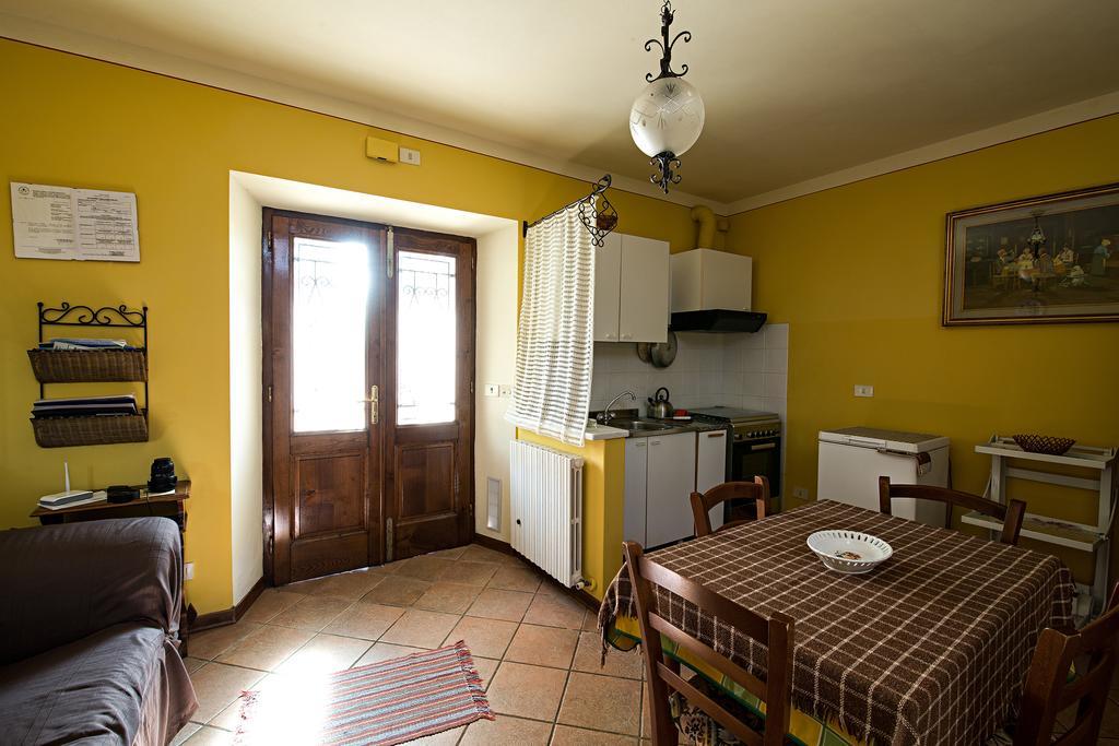 Cottage House Il Palazzetto كاستيلنيوفو دي غارفانيانا المظهر الخارجي الصورة